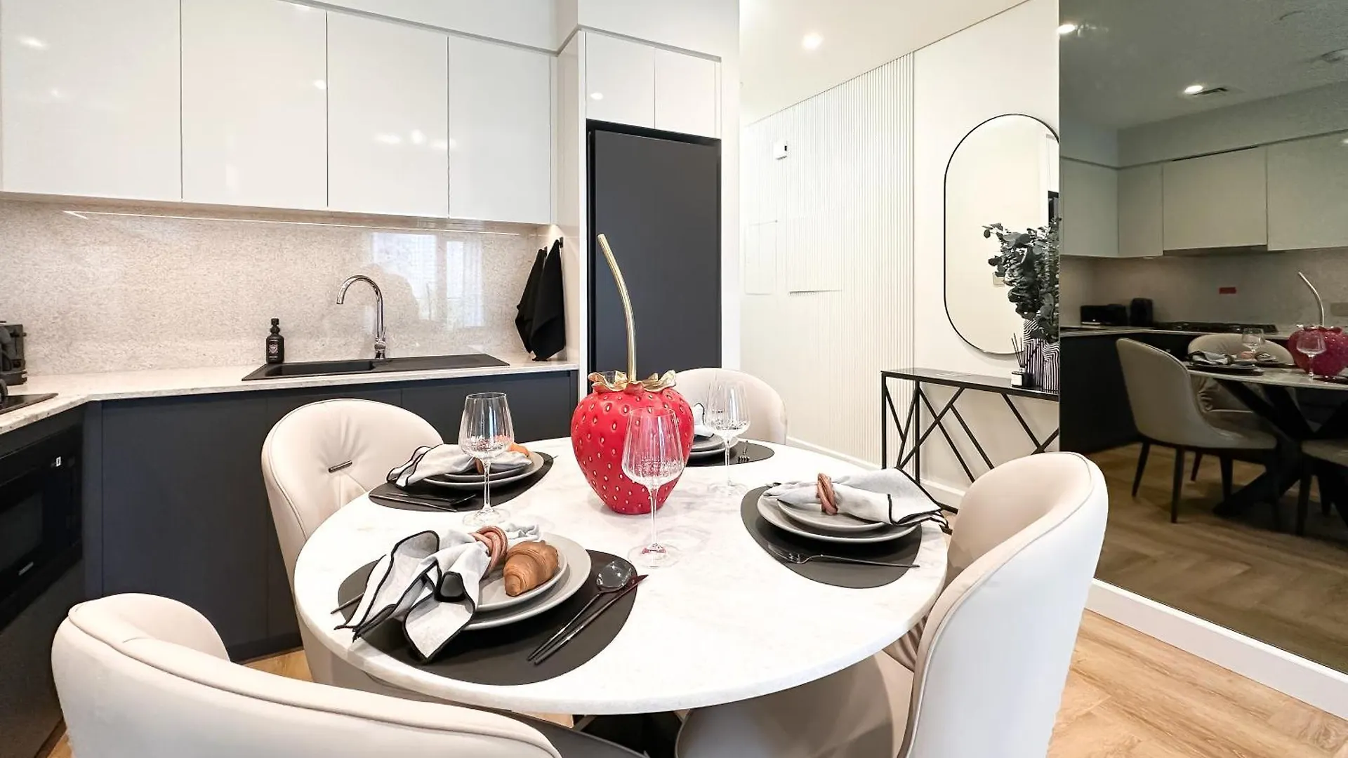 Downtown Dubai Elegance - Stylish Urban Retreat Apartment 0*,  United Arab Emirates
