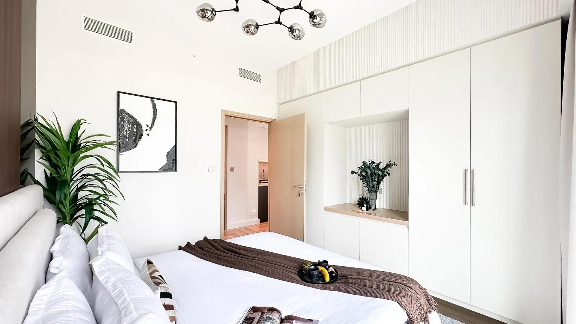 Downtown Dubai Elegance - Stylish Urban Retreat Apartment