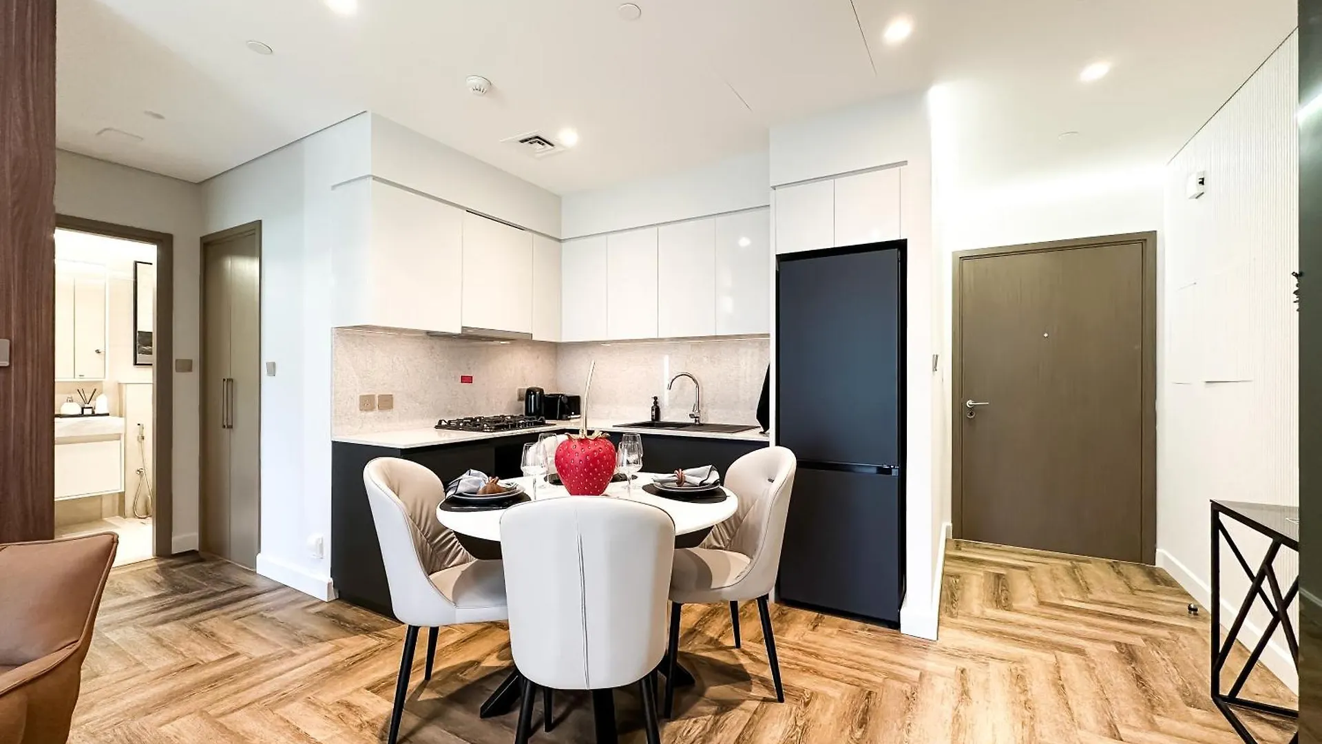 Downtown Dubai Elegance - Stylish Urban Retreat Apartment